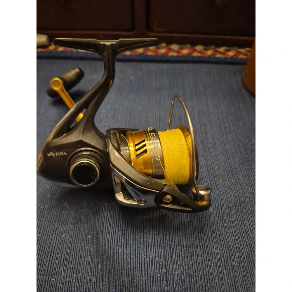 Shimano 22 Sahara C3000 Fishing Spinning Reel
